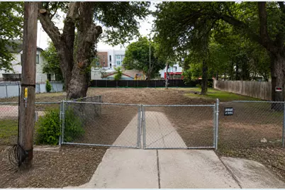 2017 E 8th Street, Austin, TX 78702 - Photo 3