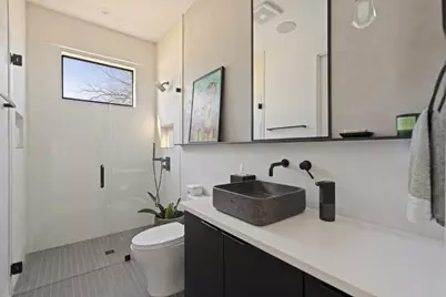 30 Chalmers Avenue, Austin, TX 78702 - Photo 23