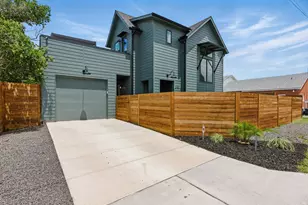 2105 S L Davis Ave, Austin, TX 78702 - Photo 3