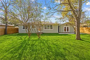 347 Monroe St, Giddings, TX 78942 - Photo 3