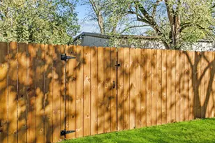 347 Monroe St, Giddings, TX 78942 - Photo 31