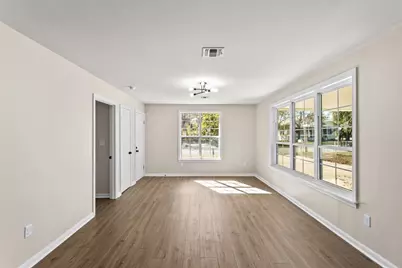 347 Monroe Street, Giddings, TX 78942 - Photo 7