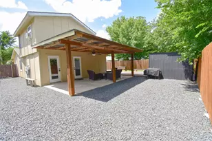6027 Bluebell Cir, Austin, TX 78741 - Photo 23