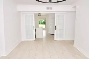 6027 Bluebell Cir, Austin, TX 78741 - Photo 15