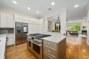 2712 Hillview Green Ln, Austin, TX 78703 - Photo 17