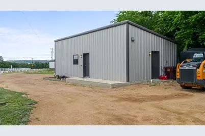 180 Henly Loop, Dripping Springs, TX 78620 - Photo 27