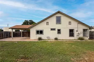 1301 Pitcairn Dr, Pflugerville, TX 78660 - Photo 5