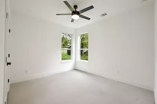 10901 W Lakeview Dr, Jonestown, TX 78645 - Photo 13