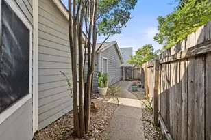 2001 Parker Ln, Austin, TX 78741 - Photo 25