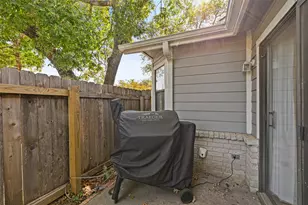 2001 Parker Ln, Austin, TX 78741 - Photo 23