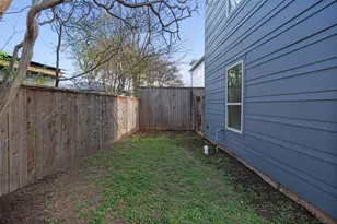 3010 E 18th 1/2 St, Austin, TX 78702 - Photo 31