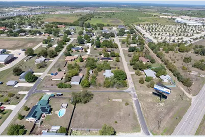 111 N 9th Street, Jarrell, TX 76537 - Photo 5