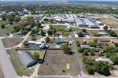 111 N 9th Street, Jarrell, TX 76537 - Photo 3
