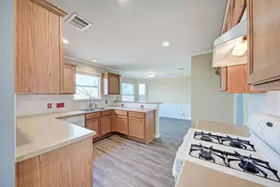 903 Estate Dr, Hutto, TX 78634 - Photo 11