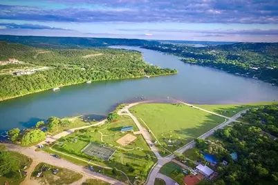 11014 W Lake Terrace Drive, Jonestown, TX 78645 - Photo 19