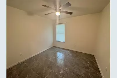 513 W China Street #B, Lockhart, TX 78644 - Photo 17