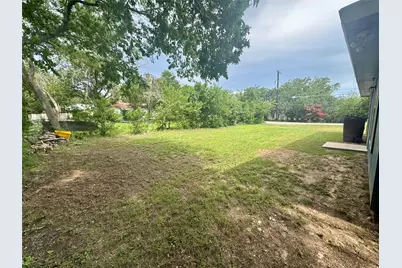 513 W China Street #B, Lockhart, TX 78644 - Photo 19