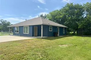 513 W China St, Lockhart, TX 78644 - Photo 21