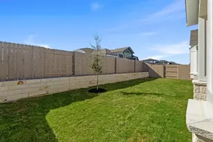 9501 Boathouse Dr, Austin, TX 78744 - Photo 25