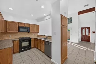 10819 Crown Colony Dr, Austin, TX 78747 - Photo 11