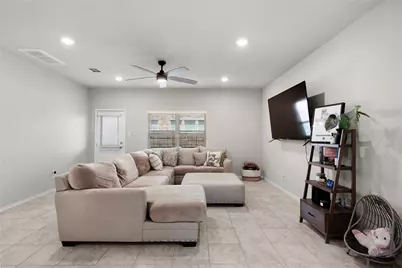 1027 Slight Street, New Braunfels, TX 78130 - Photo 11