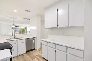 7122 Wood Hollow Dr, Austin, TX 78731 - Photo 5