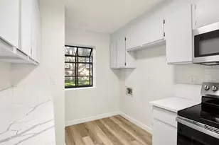 7122 Wood Hollow Dr, Austin, TX 78731 - Photo 11