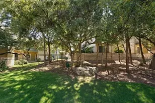 2800 Bartons Bluff Ln, Austin, TX 78746 - Photo 7