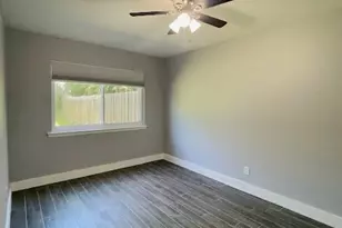 2504 Manor Cir, Austin, TX 78723 - Photo 11