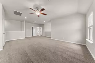 1000 Farm Creek Cove, Hutto, TX 78634 - Photo 27