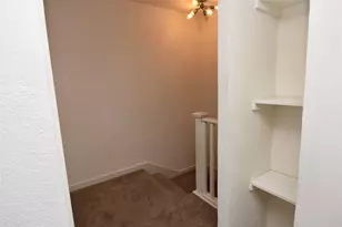 300 E Croslin St, Austin, TX 78752 - Photo 9
