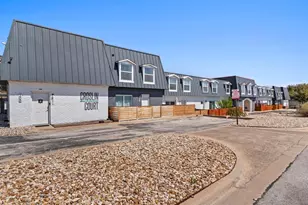 300 E Croslin St, Austin, TX 78752 - Photo 15