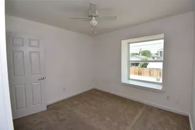 300 E Croslin Street #114, Austin, TX 78752 - Photo 7