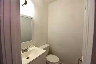300 E Croslin Street #114, Austin, TX 78752 - Photo 5