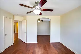 122 Quail Hollow Dr, Hutto, TX 78634 - Photo 15