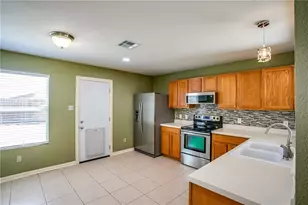 122 Quail Hollow Dr, Hutto, TX 78634 - Photo 11