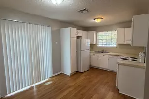 8705 Piney Point Dr, Austin, TX 78729 - Photo 5