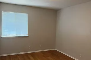 8705 Piney Point Dr, Austin, TX 78729 - Photo 11