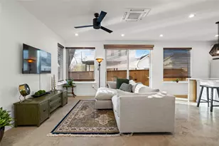 205 W Croslin St, Austin, TX 78752 - Photo 19