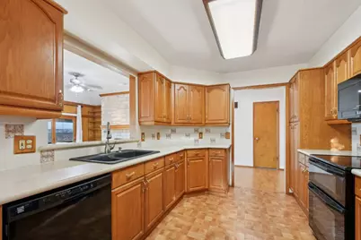 21009 Fawn Ridge Drive, Lago Vista, TX 78645 - Photo 13