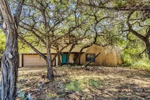 18501 N Venture Dr, Point Venture, TX 78645 - Photo 9
