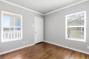 204 E 30th St, Austin, TX 78705 - Photo 9