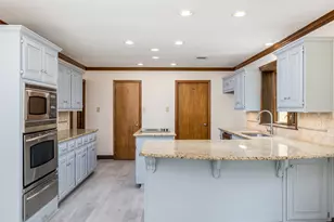 9900 Winding Oak Cir, Austin, TX 78750 - Photo 7