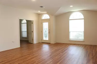 1811 W Pflugerville Parkway, Round Rock, TX 78664 - Photo 3