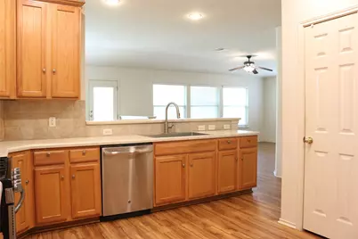 1811 W Pflugerville Parkway, Round Rock, TX 78664 - Photo 7