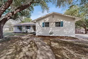 812 George St, Taylor, TX 76574 - Photo 3