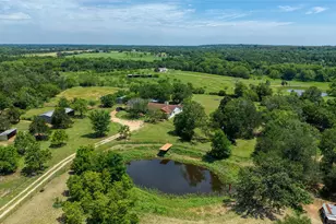 372 Hidden Oaks Dr, Elgin, TX 78621 - Photo 37