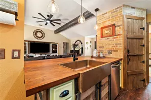372 Hidden Oaks Dr, Elgin, TX 78621 - Photo 11