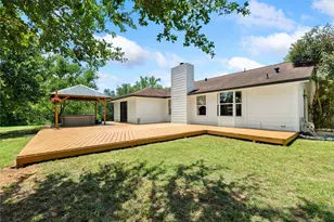 372 Hidden Oaks Dr, Elgin, TX 78621 - Photo 15
