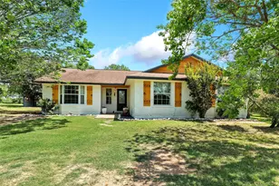 372 Hidden Oaks Dr, Elgin, TX 78621 - Photo 1